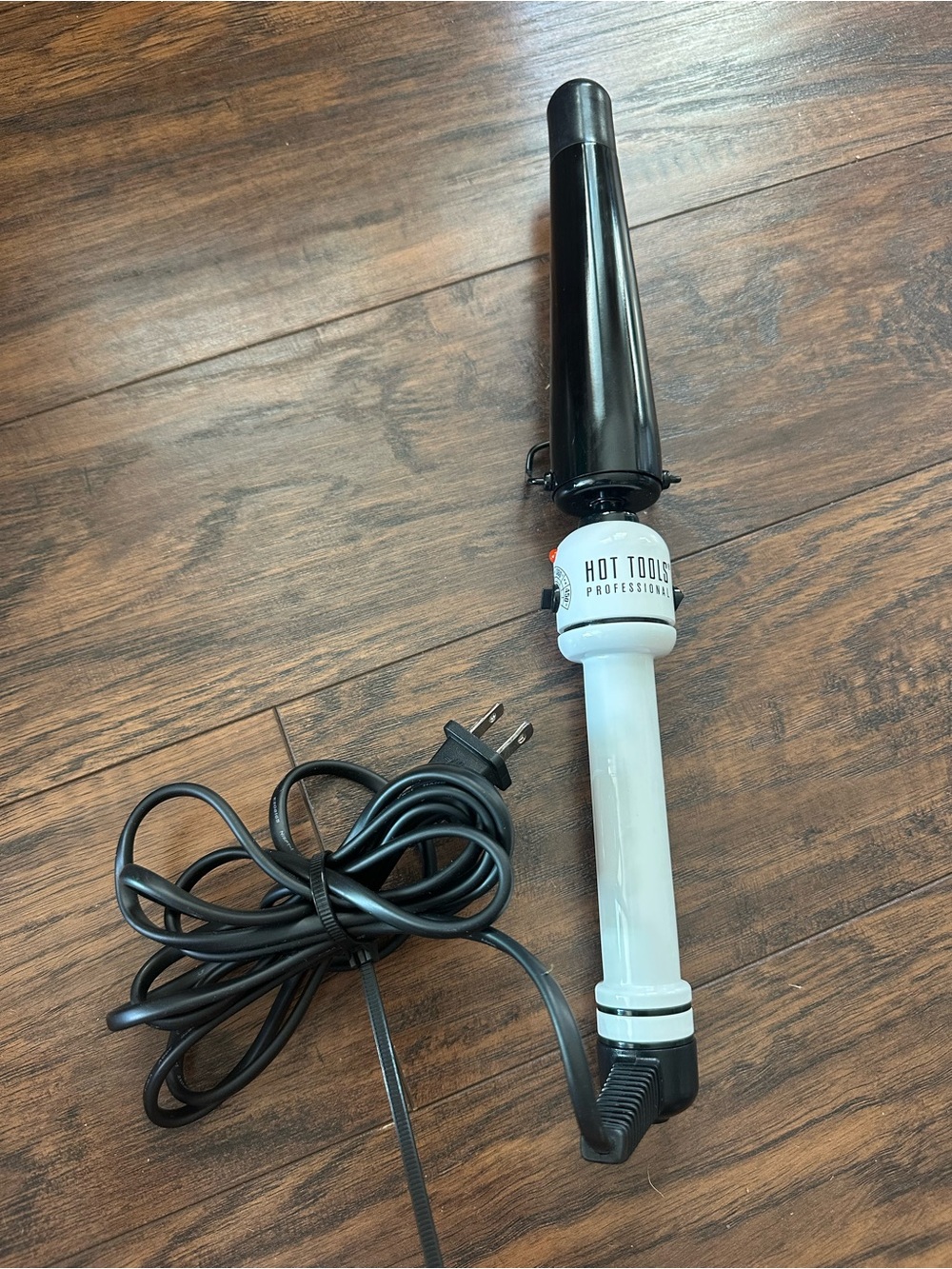 Hot Tools Professional Black & White Curling Iron HTBW 1853